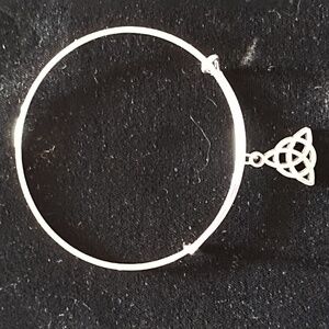 Expanding Silver tone Triquetra Bracelet (RFL)